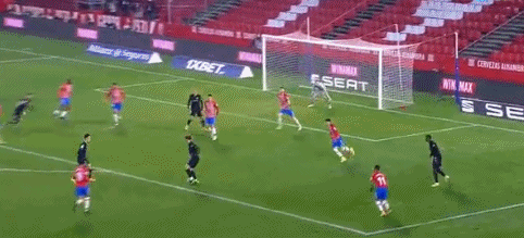 半场开香槟，兰德维尔以为自己稳了，没想到查里尔的输出还在后面！