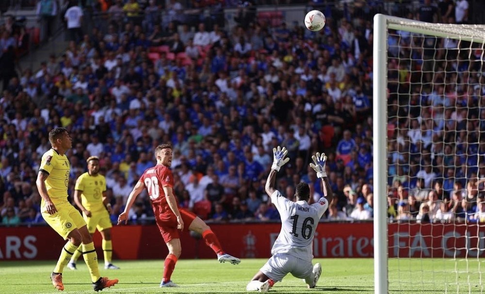 梅西获美职联MVP并率队首夺总冠军，雨中致歉开幕式取消