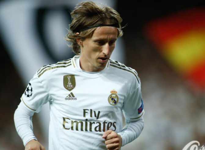 欧文快攻上篮制胜